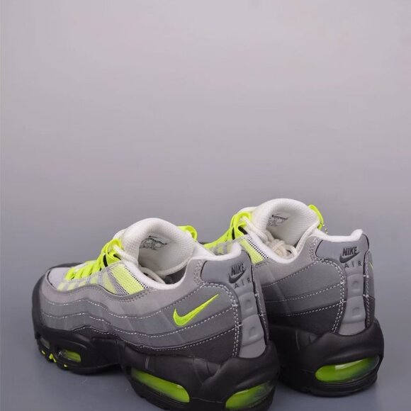 NIKE AIRMAX 95 Trendy and Versatile Air Cushioning Running Shoes with Impact Abs main image 4